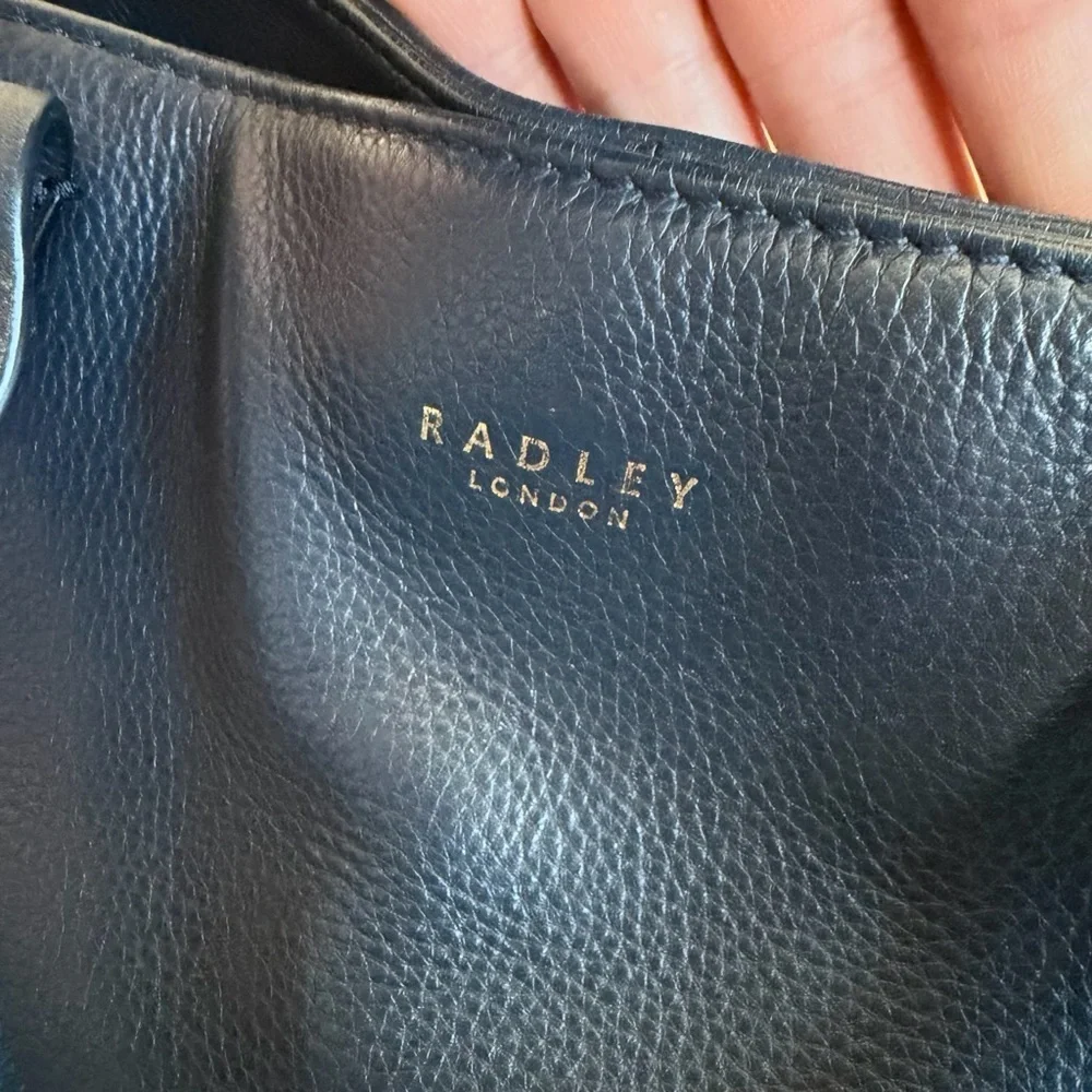 Radley Baylis Road Navy Leather Purse Shoulder Bag Tote Pockets Medium Size